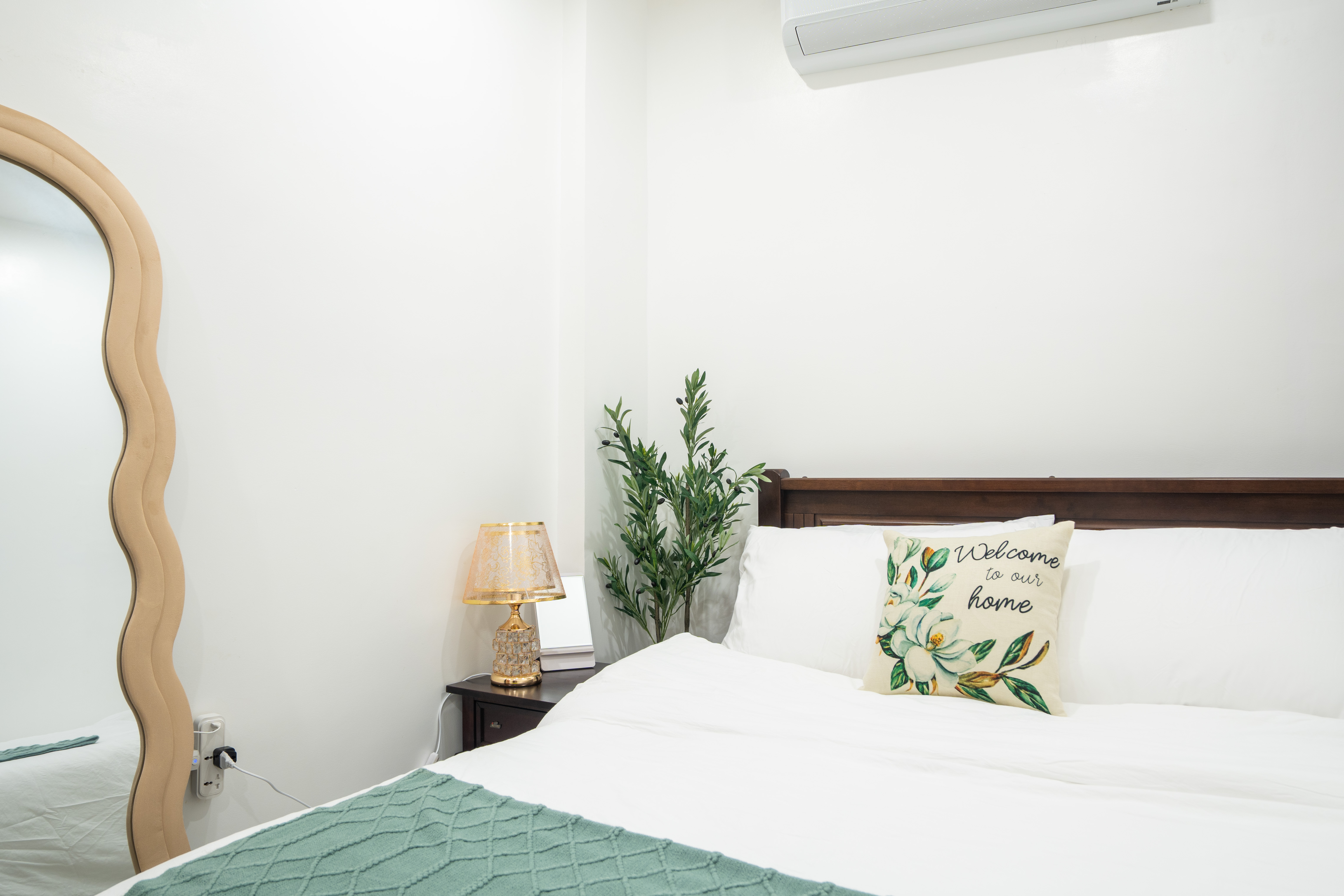 Charlotte's Room 2